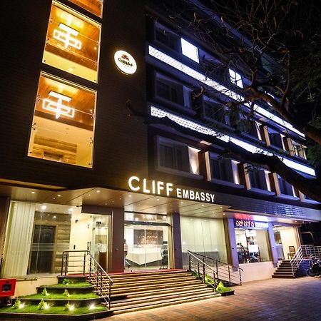 Cliff Embassy Banquet And Suites Shivamogga Exteriör bild