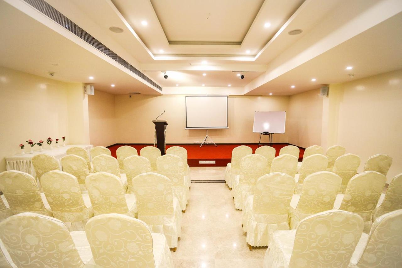 Cliff Embassy Banquet And Suites Shivamogga Exteriör bild