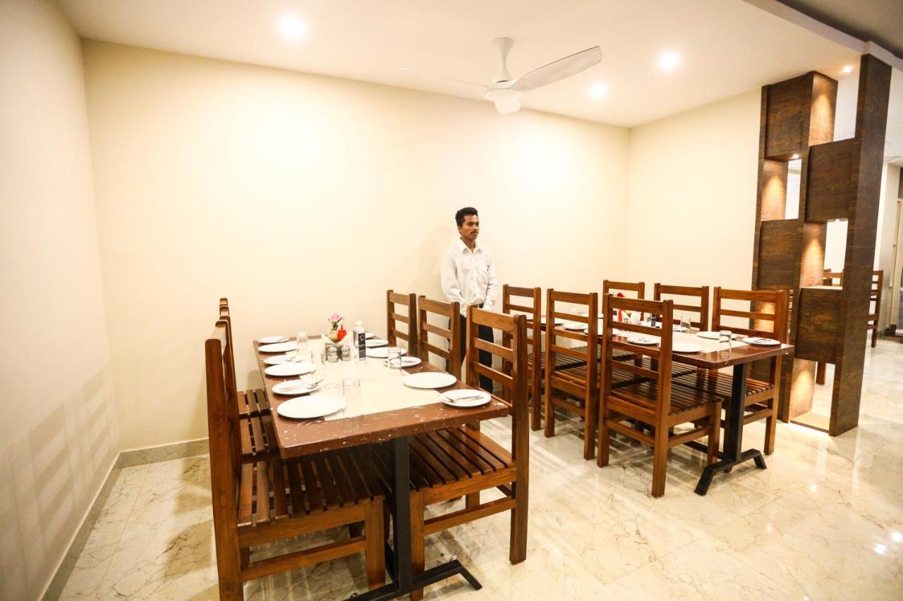 Cliff Embassy Banquet And Suites Shivamogga Exteriör bild